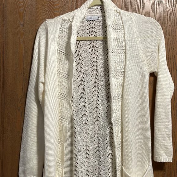 Tobi Long Cream knit Scalloped edges Cardigan in Medium - Picture 3 of 13